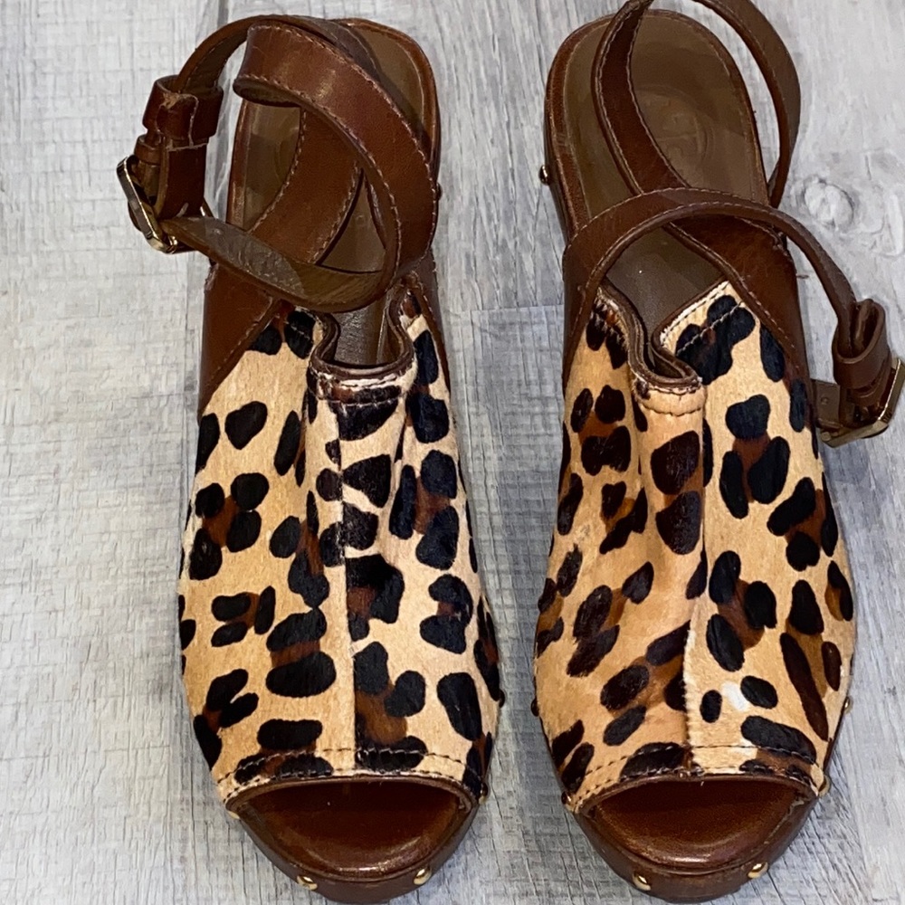 Tory Burch Stunning Leopard Hair studded wooden heels! Beautiful showstopper!